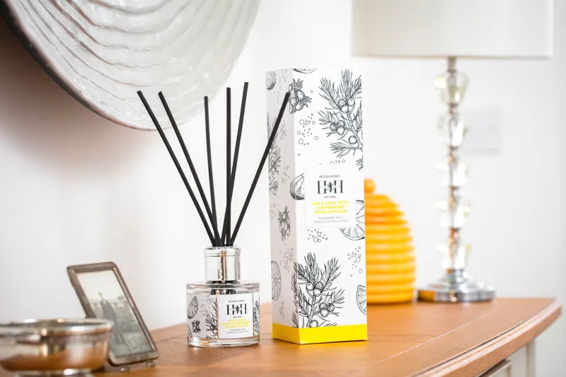 Hoods Honey Gin and Tonic With Juniper Berry Diffuser